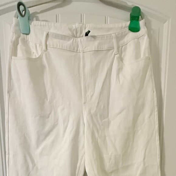 Flex High Waisted SZ LG Petite - Straight Leg White Jeans - Picture 1 of 3